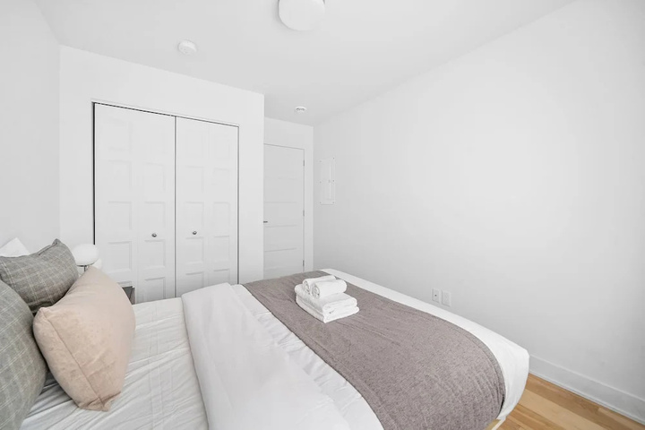 Room 5 of 18