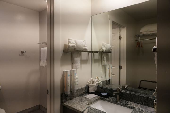 Room 47 of 122