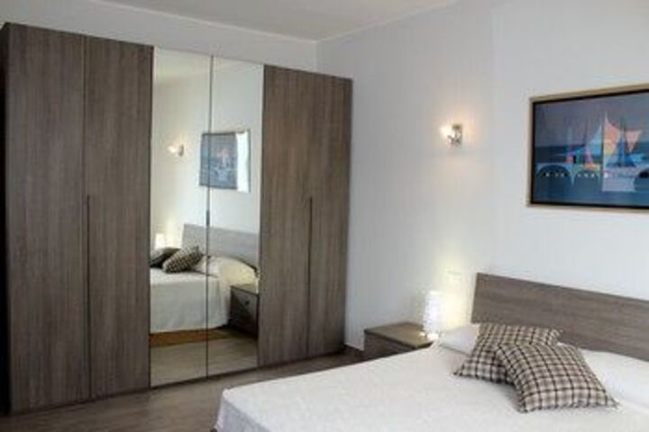 Room 15 of 42