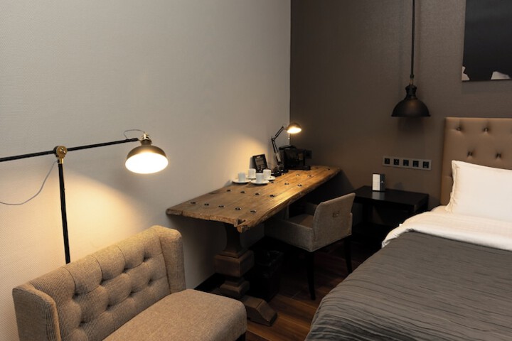 Room 21 of 77