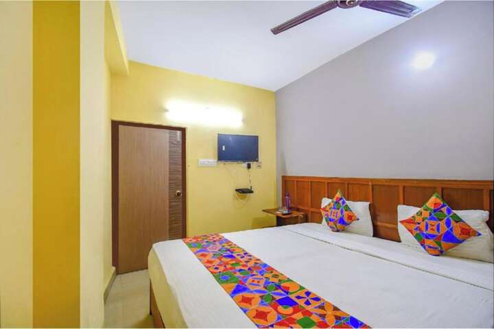 Room 6 of 15