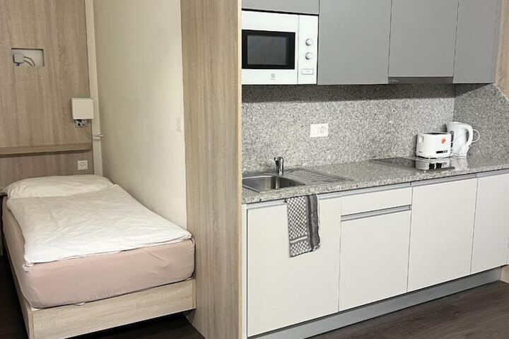 Room 21 of 53