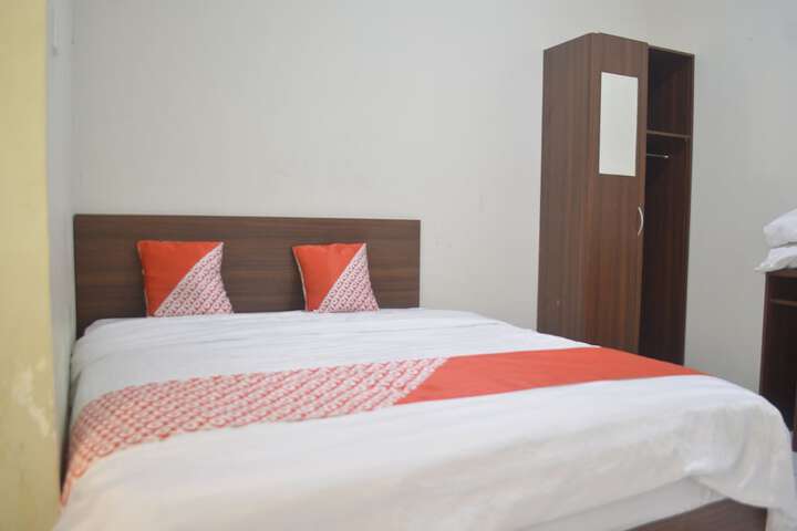 Room 8 of 24