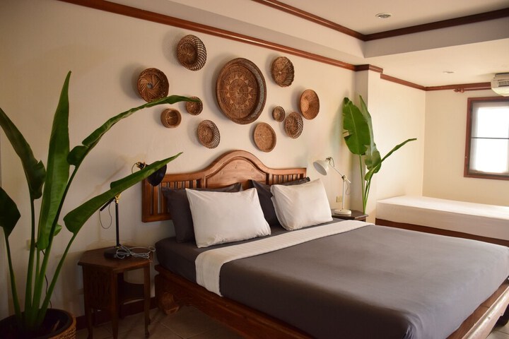 Room 8 of 22