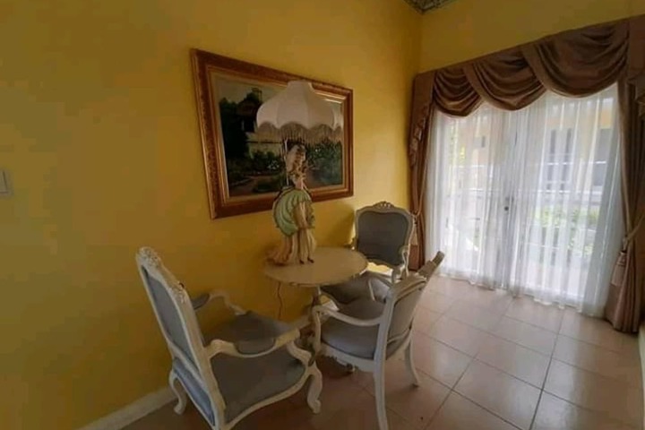 Room 6 of 38