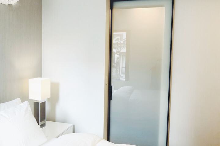 Room 10 of 43