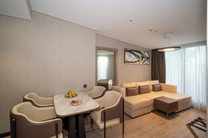 Room 28 of 170