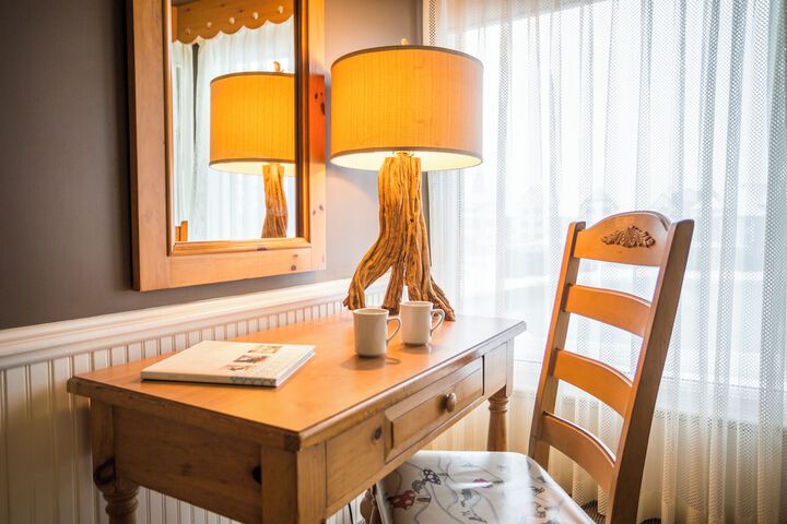 Room 27 of 145