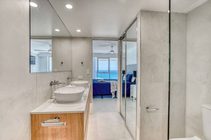 Room 30 of 46