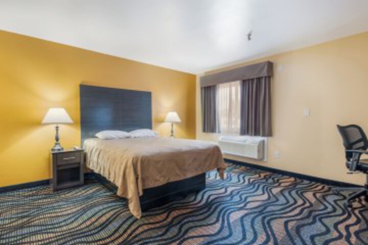 Room 9 of 14