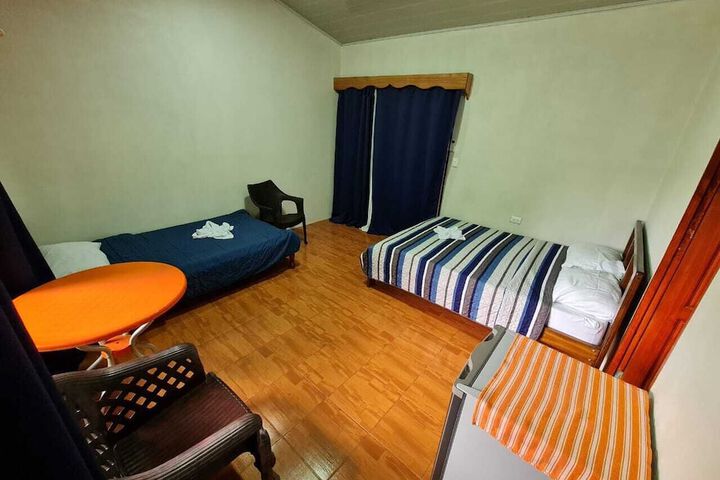 Room 4 of 16