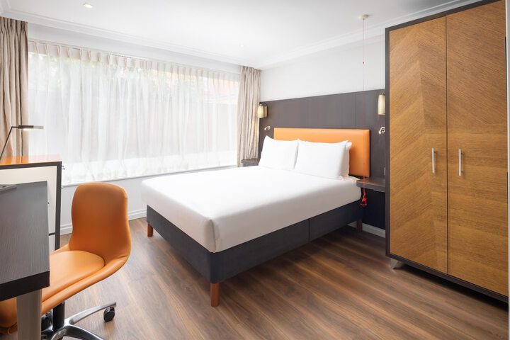 Room 42 of 88