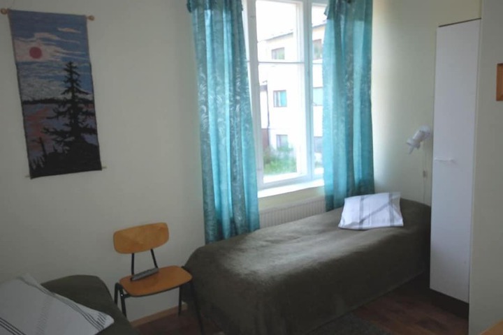 Room 11 of 28