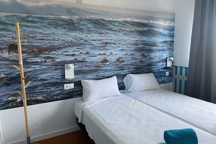Room 10 of 30