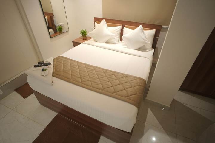 Room 9 of 40