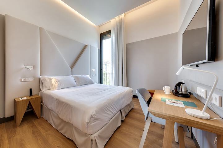 Room 14 of 64