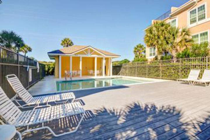 Photo of Sandpiper 95076 by RedAwning Pool