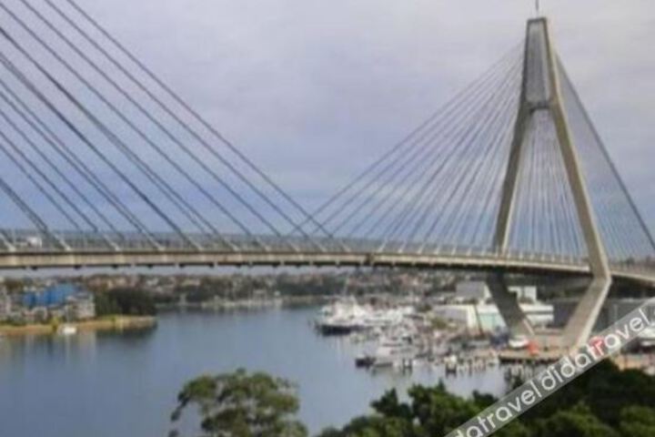 Vibrant inner-city living - Darling Harbour fringe