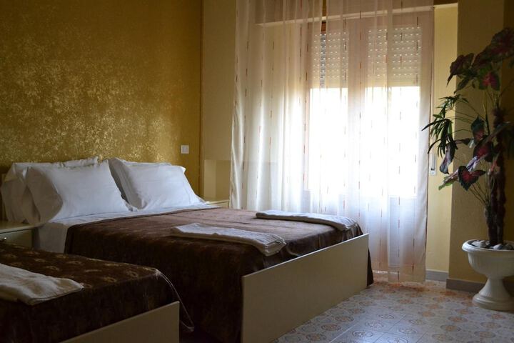Room 17 of 48
