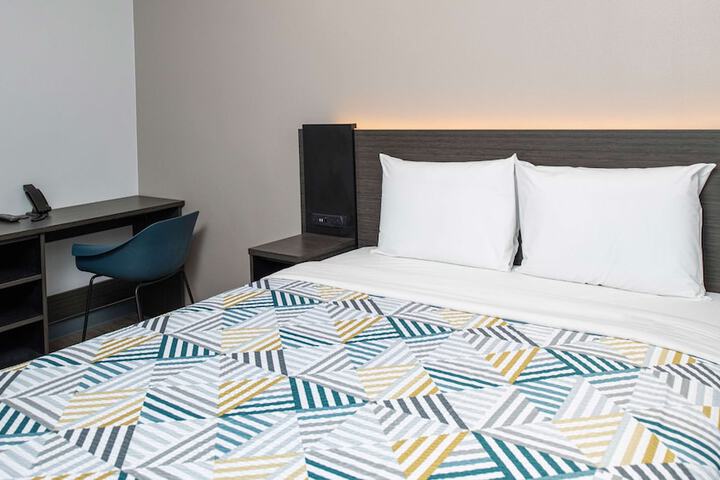 Standard Room, King or Two Doubles (2 of 6)