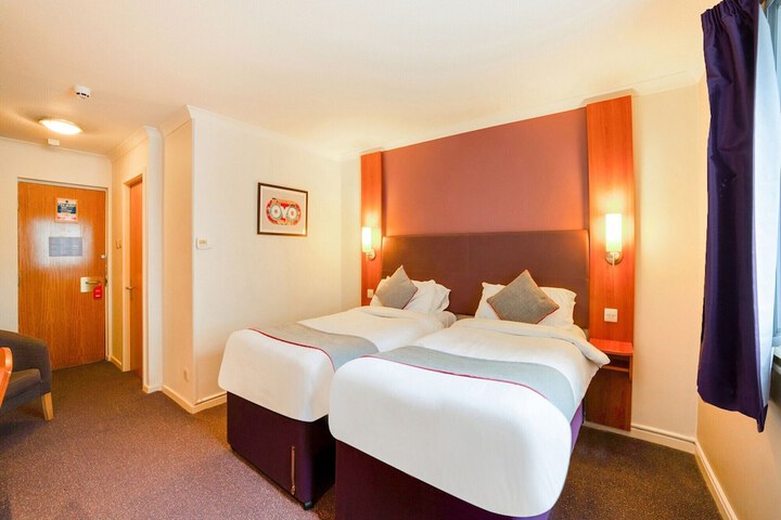 Room 25 of 68