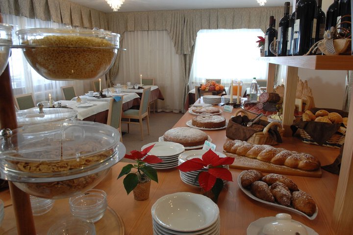 Breakfast/Coffee Service 41 of 54