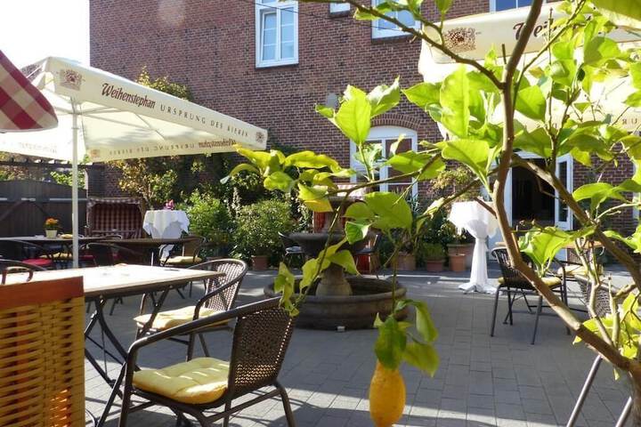Terrace/Patio 18 of 40