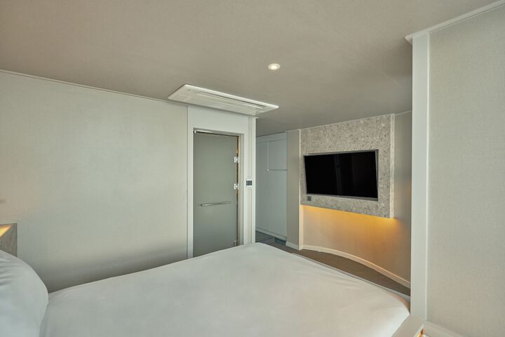 Room 77 of 224