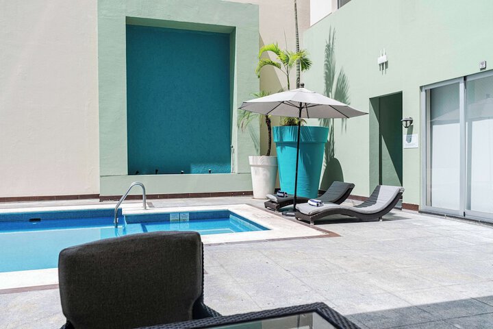 Pool 50 of 73