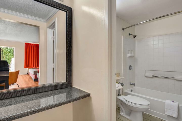 Room 17 of 21