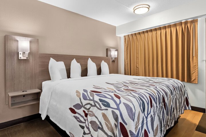 Room 20 of 35