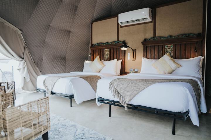 Room 4 of 28