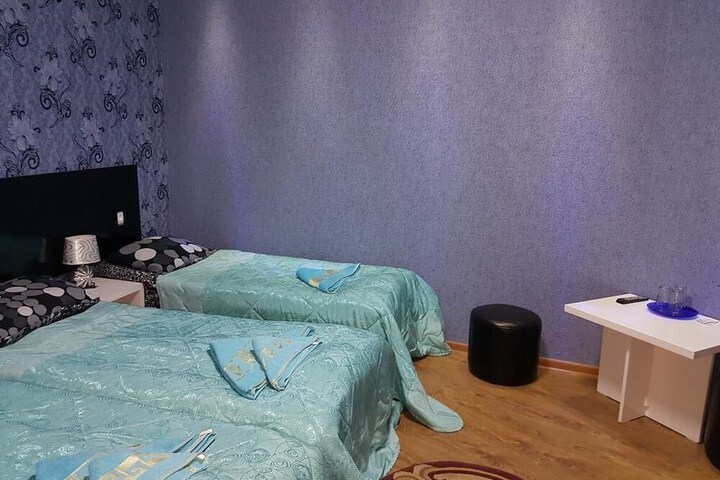 Room 8 of 33