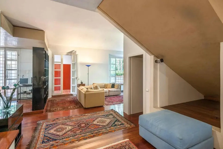 Room 2 of 20