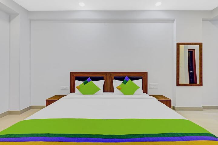 Room 13 of 25