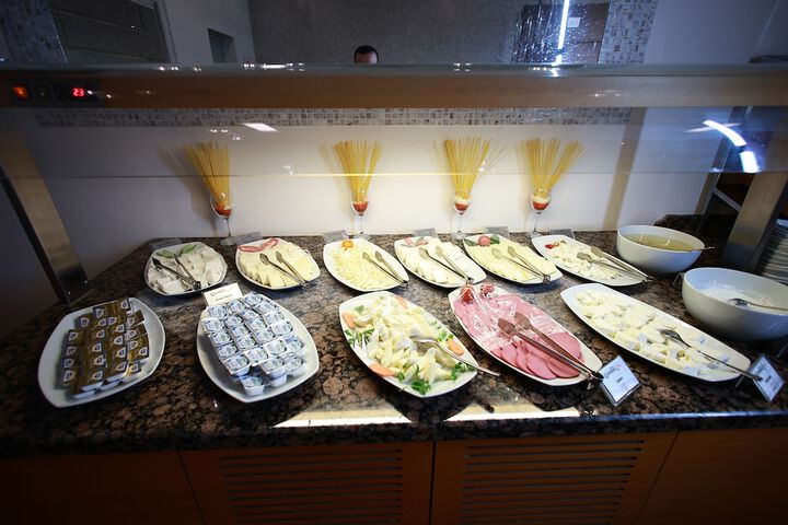 Dining 43 of 54