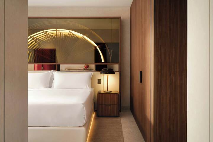 Room 20 of 146