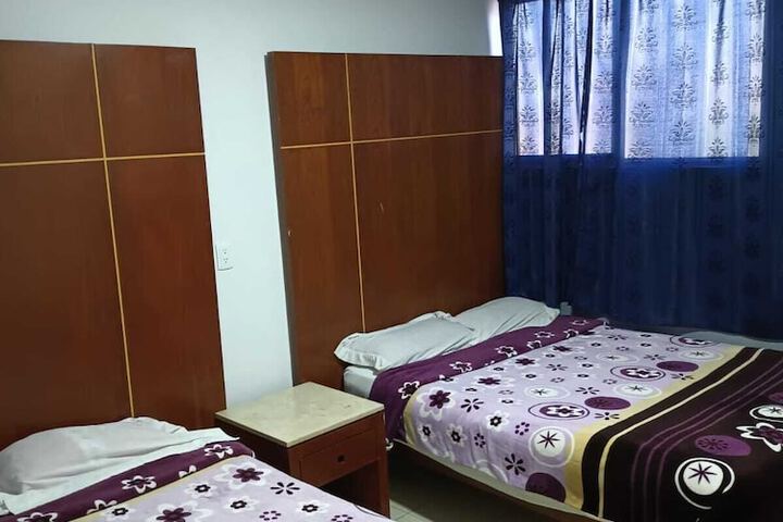 Room 8 of 12