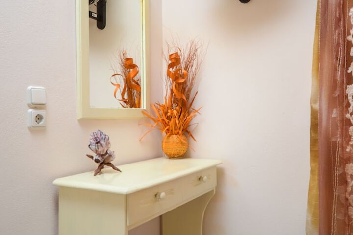 Room 9 of 85