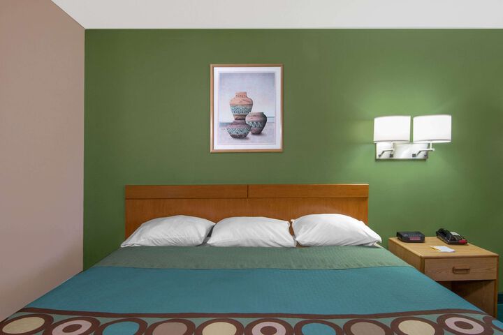 Room 7 of 15