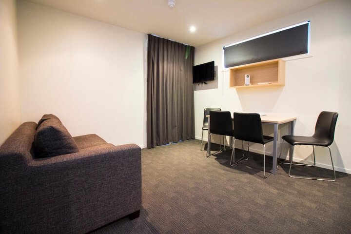 Room 25 of 36