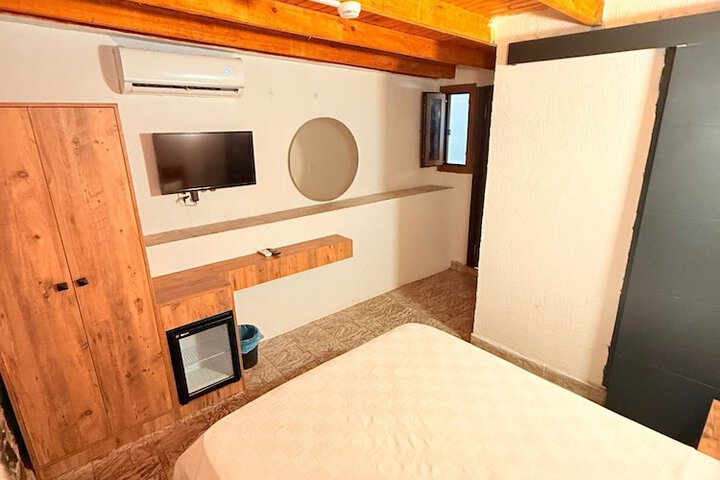 Room 13 of 39