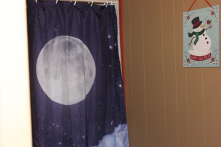 Room 9 of 140
