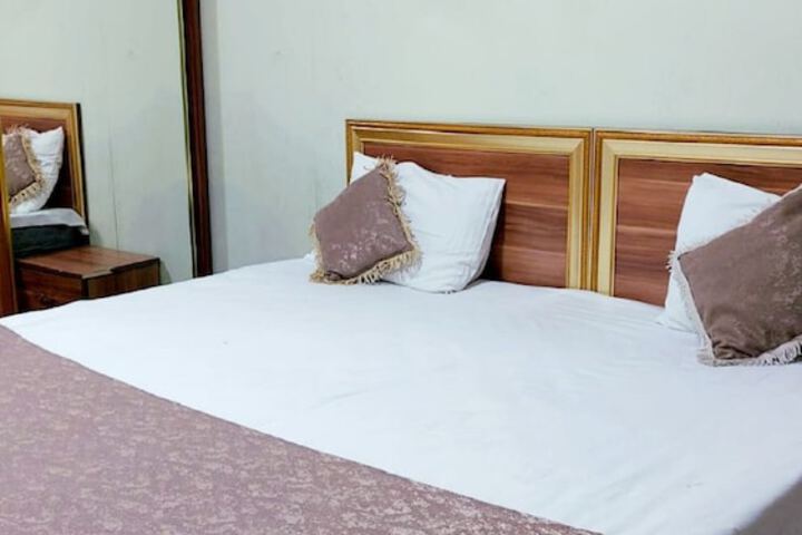 Room 25 of 105