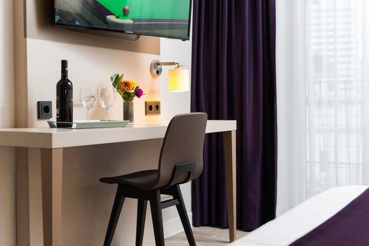 Room 10 of 24