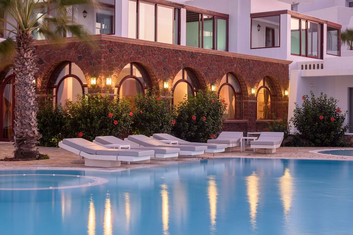 Hotel Exterior 94 of 120