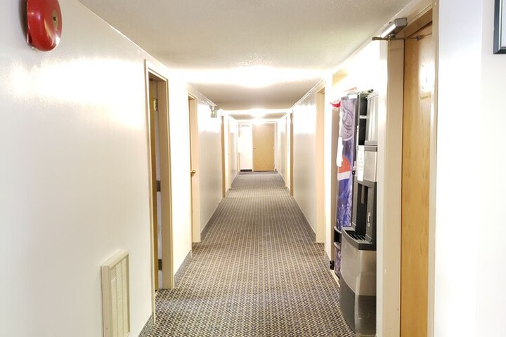 Ballroom/Hall 37 of 49