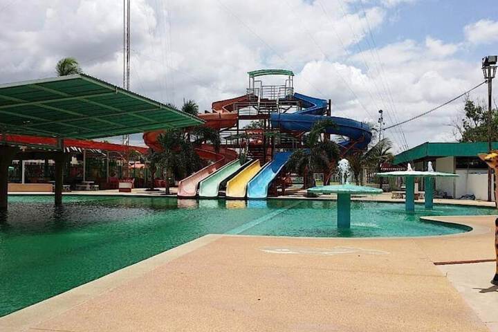 Hotel Pool