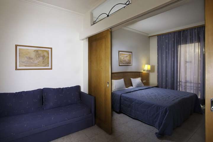 Room 3 of 38