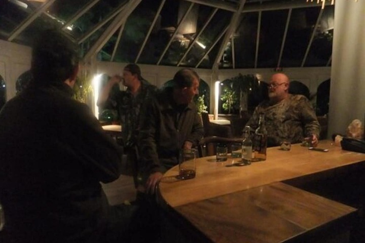 Dining 2 of 10